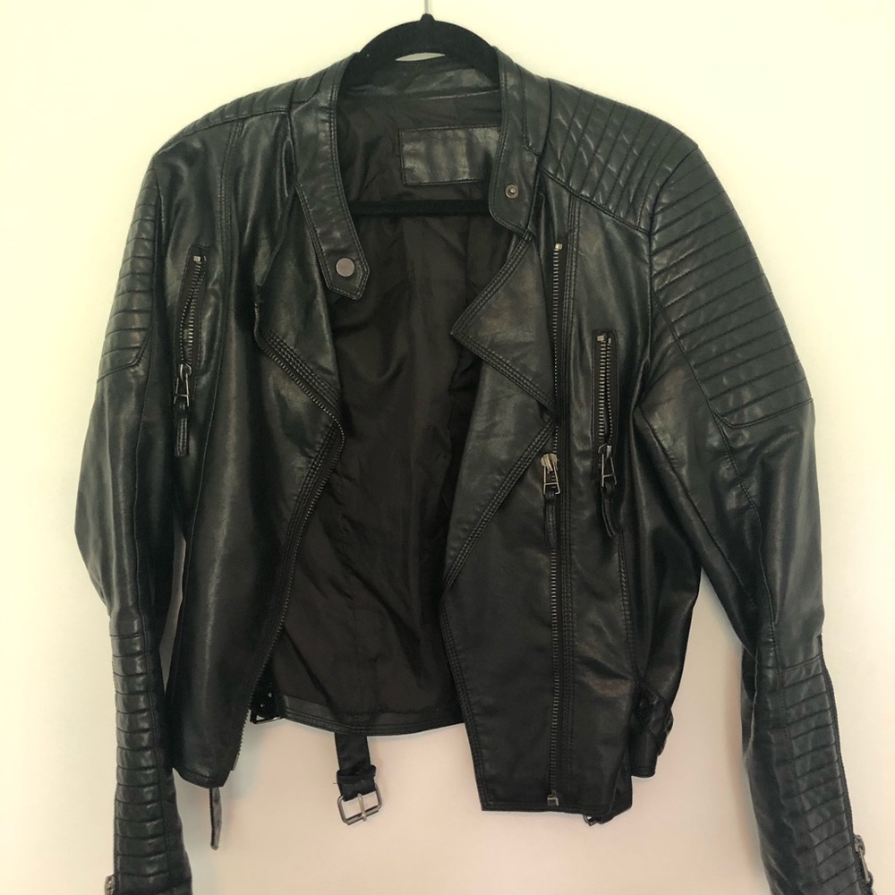 Black leather like jacket. Unisex M/L